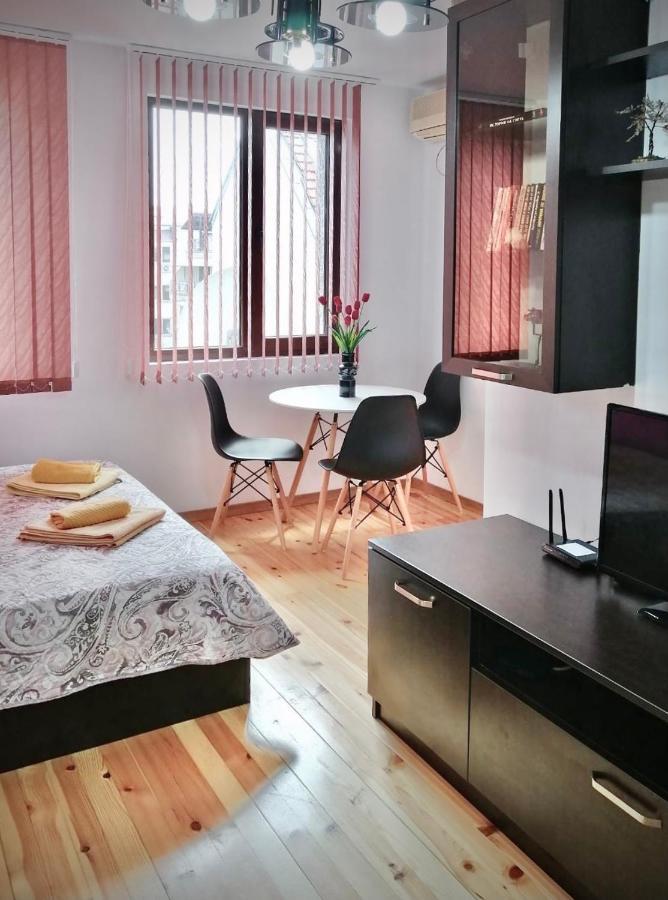 Bright Central Studio For 4 In Burgas by Eksteriør bilde